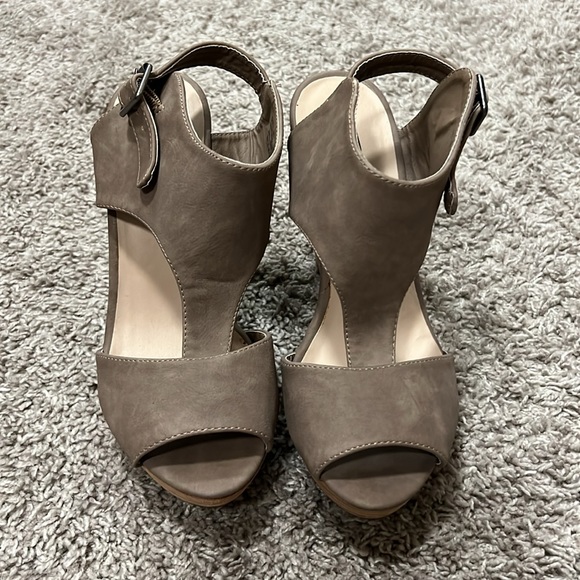 London Rag wedges Sz 9 - Picture 2 of 6